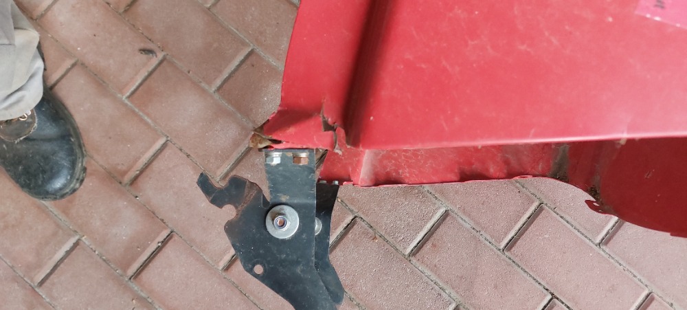 Kapotu na traktůrek Husqvarna CT 151 - 4