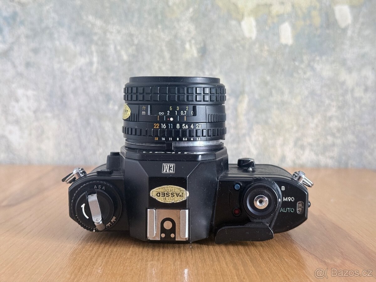 Filmová zrcadlovka NIKON EM + 50mm f1.8 + 28mm f2.8 - 4