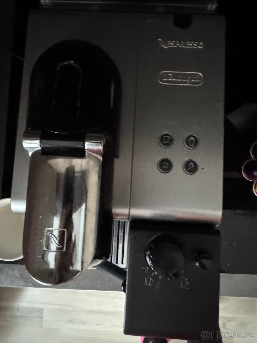 Kávovar Nespresso Délongi na kapsle - 4
