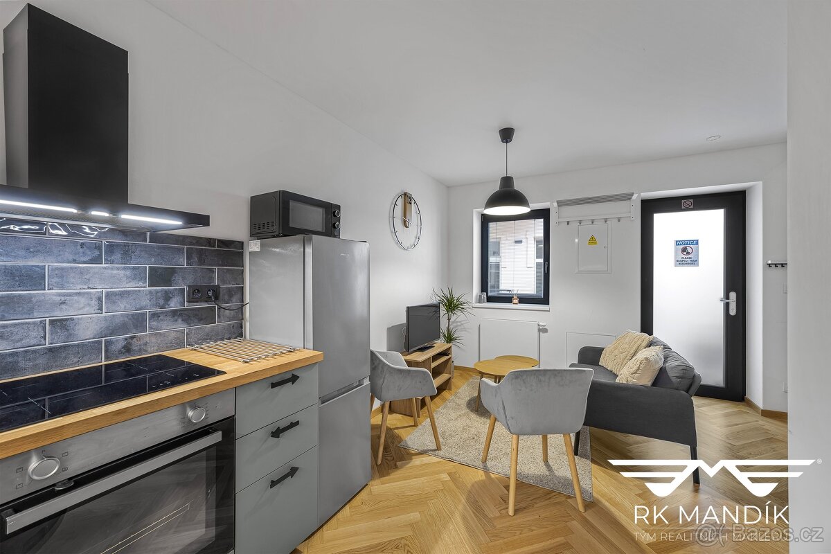 Prodej byty 2+kk, 42 m² - Praha - Karlín, ev.č. 717 - 4