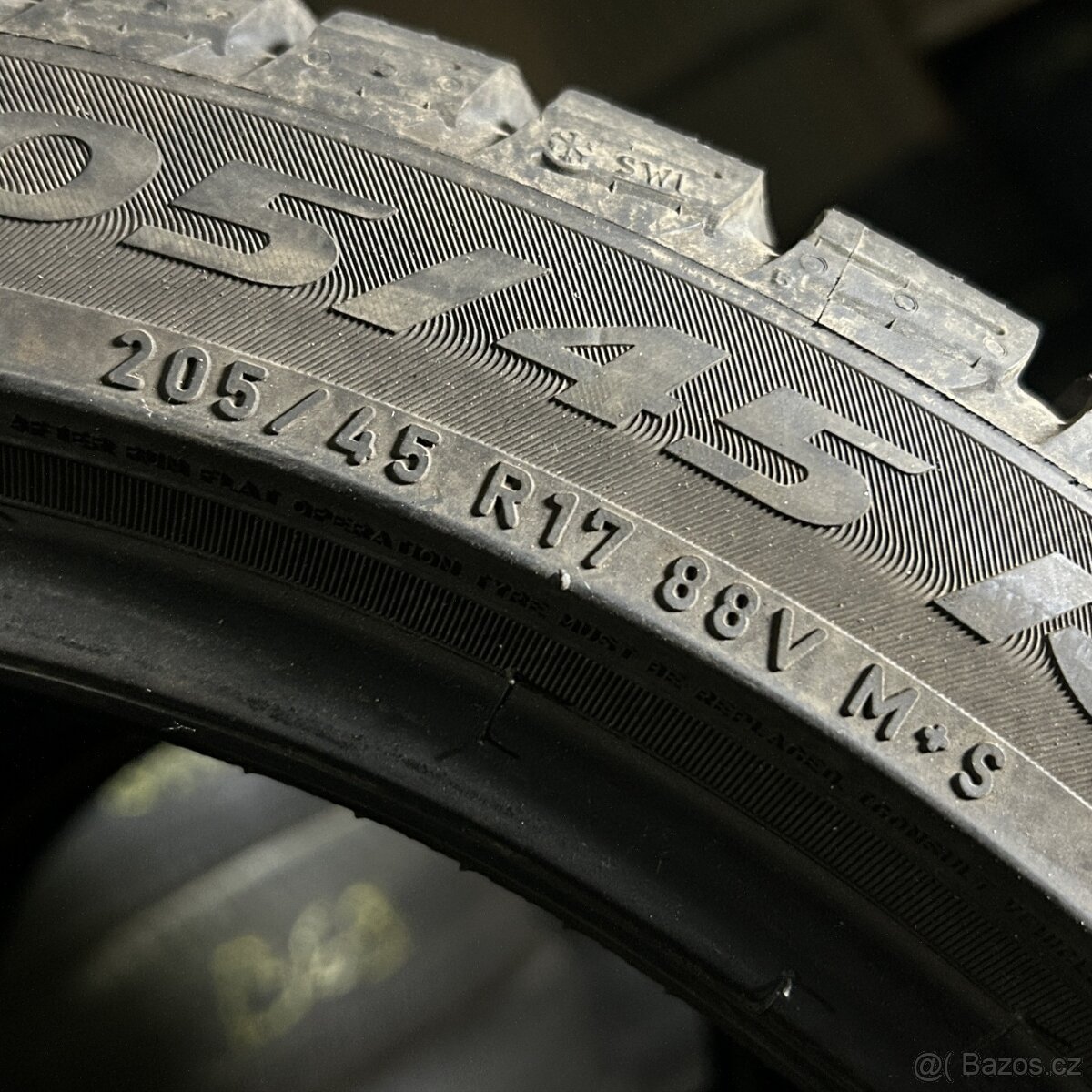 Zimní pneu 205/45 R17 88V Pirelli RF 5,5-6mm - 4