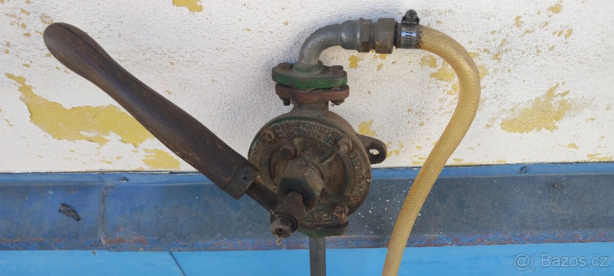 Ruční pumpa Sigma - 4