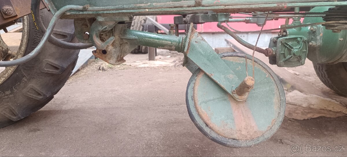 Valník s IBC nádržemi - 4