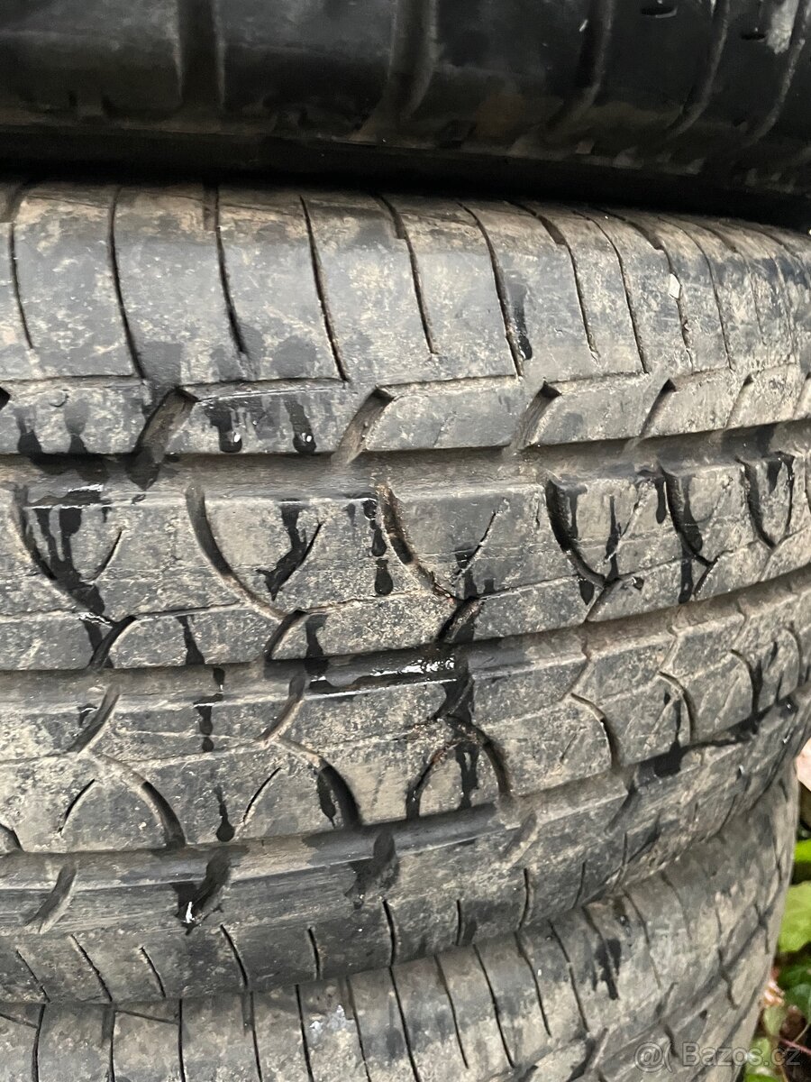 Pneu 235/65 r16 - 4
