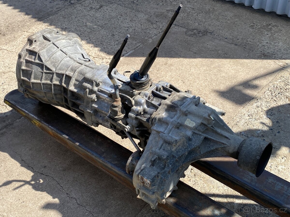 Nissan Pick-up / Navara D22 Převodovka a rozvodovka 2.5TD - 4