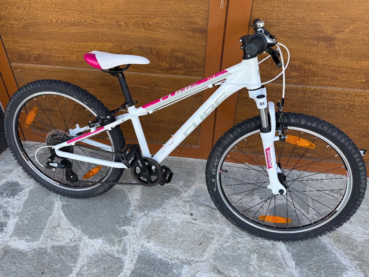 Cube Access 24” - 4
