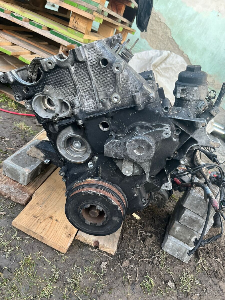 BMW E46 rozebraný motor - 4