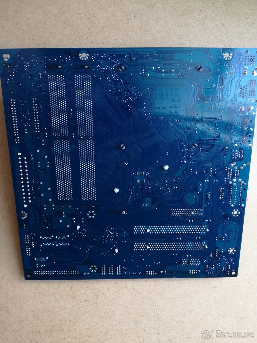 Gigabyte EG45M-DS2H + Intel Q8400 set - 4
