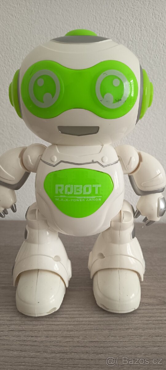 Hrající a tančící Robot5 - 4