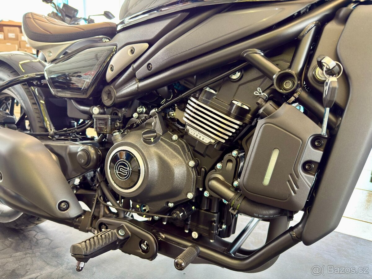 CFMOTO 450CL-C Bobber - černá/bílá - 4