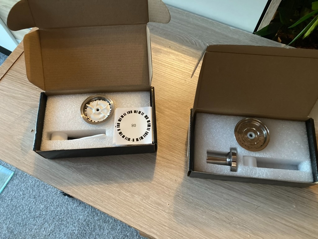 Krups Nespresso Vertuo Pop XN 920110 + kovové kapsle - 4