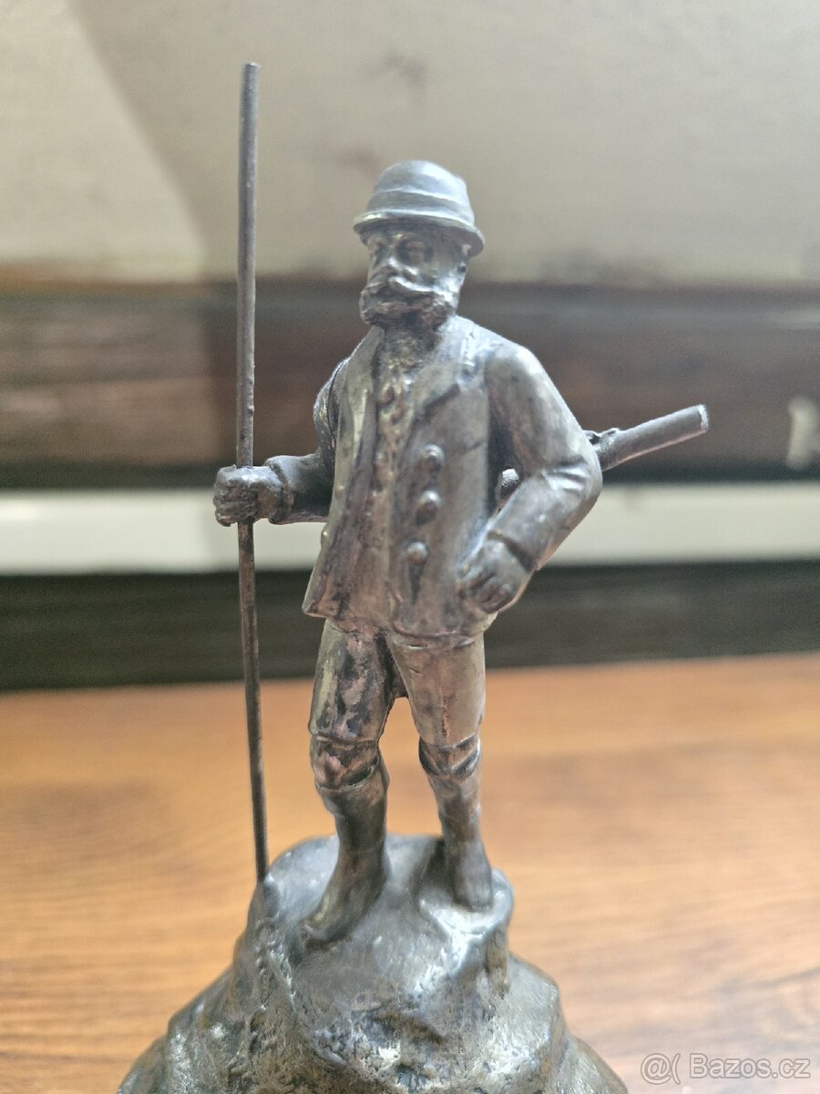 FRANTIŠEK JOSEF VELKÁ KOVOVÁ SOCHA- CÍSAŘE NA LOVU - 4