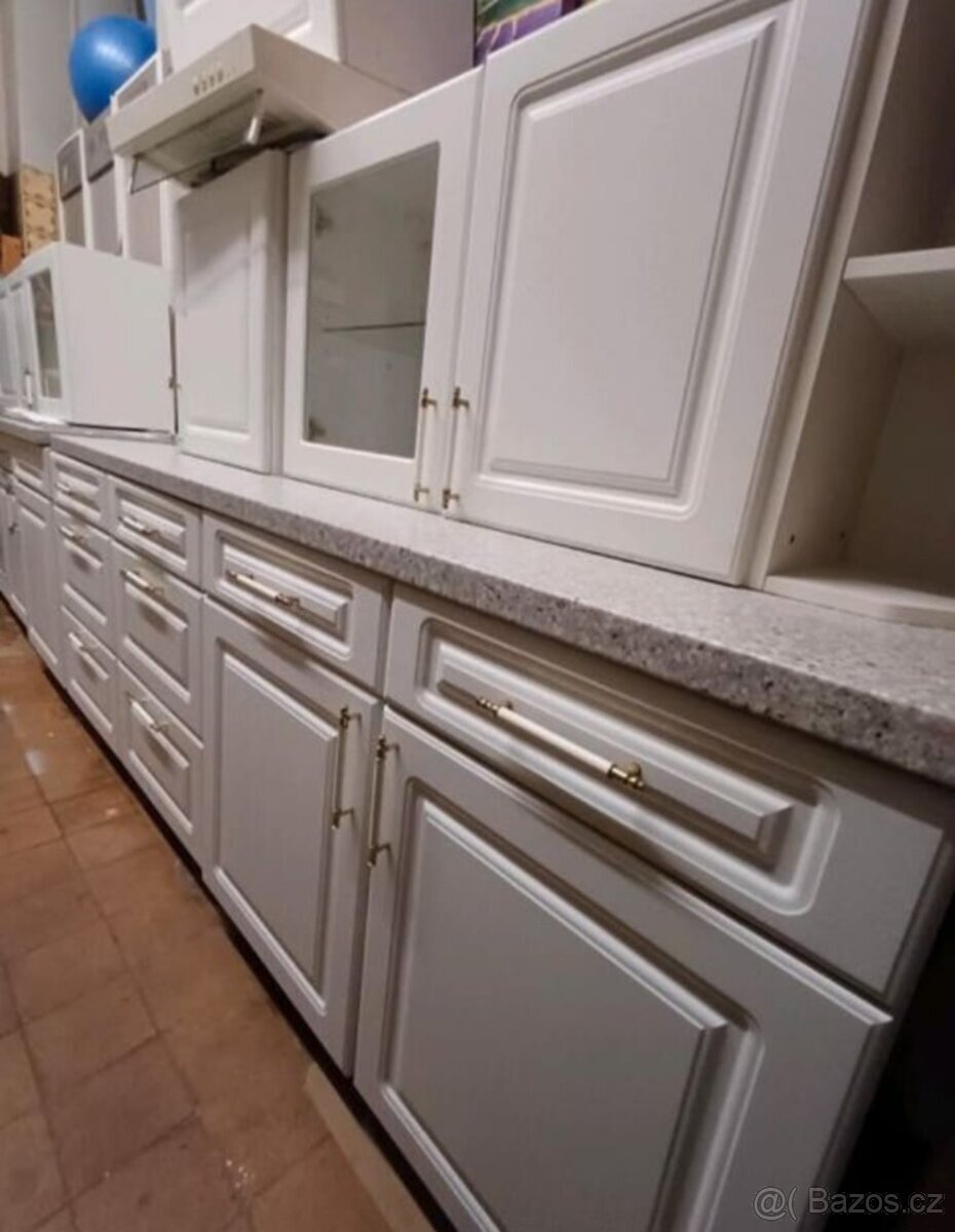 Krásná venkovská kuchyně se spotřebiči,5456 - 4