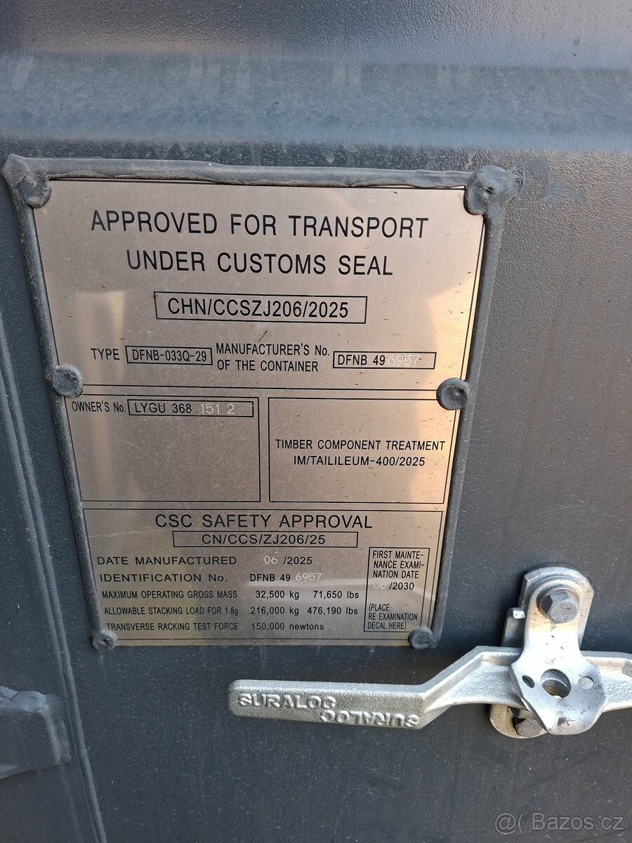 Skoro nový lodní kontejner 40 HC - 4