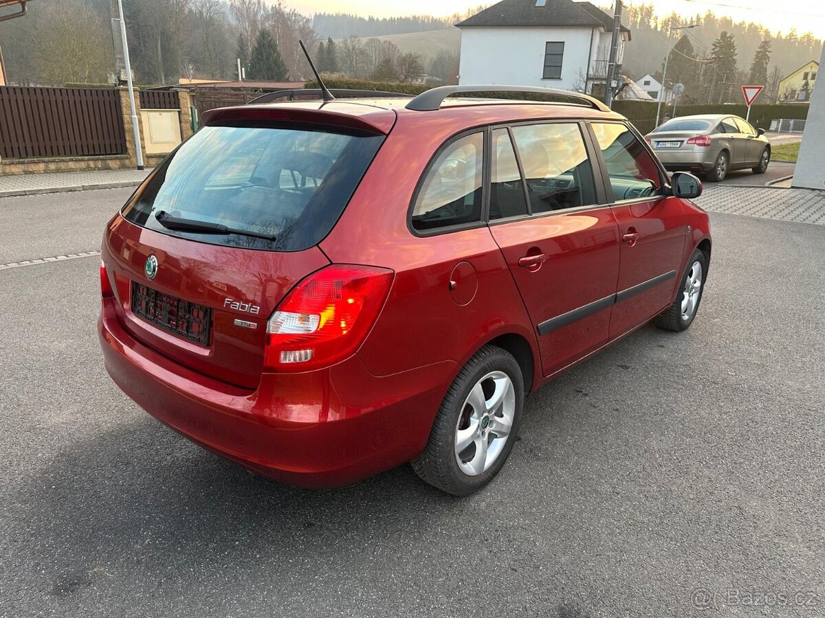 Škoda Fabia Combi 1.2TSi 77kW Ambiente 5/2012 - 4