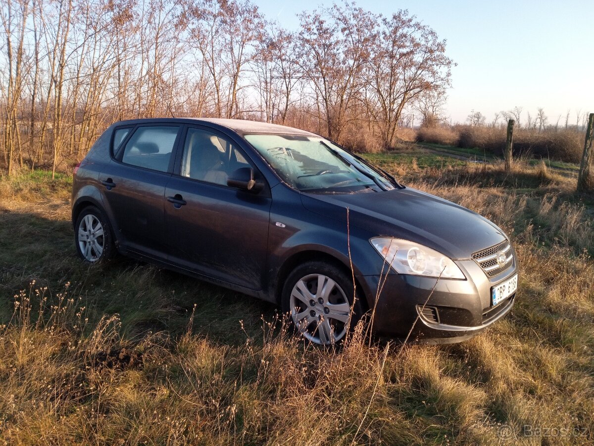 Prodám Kia Ceed - 4