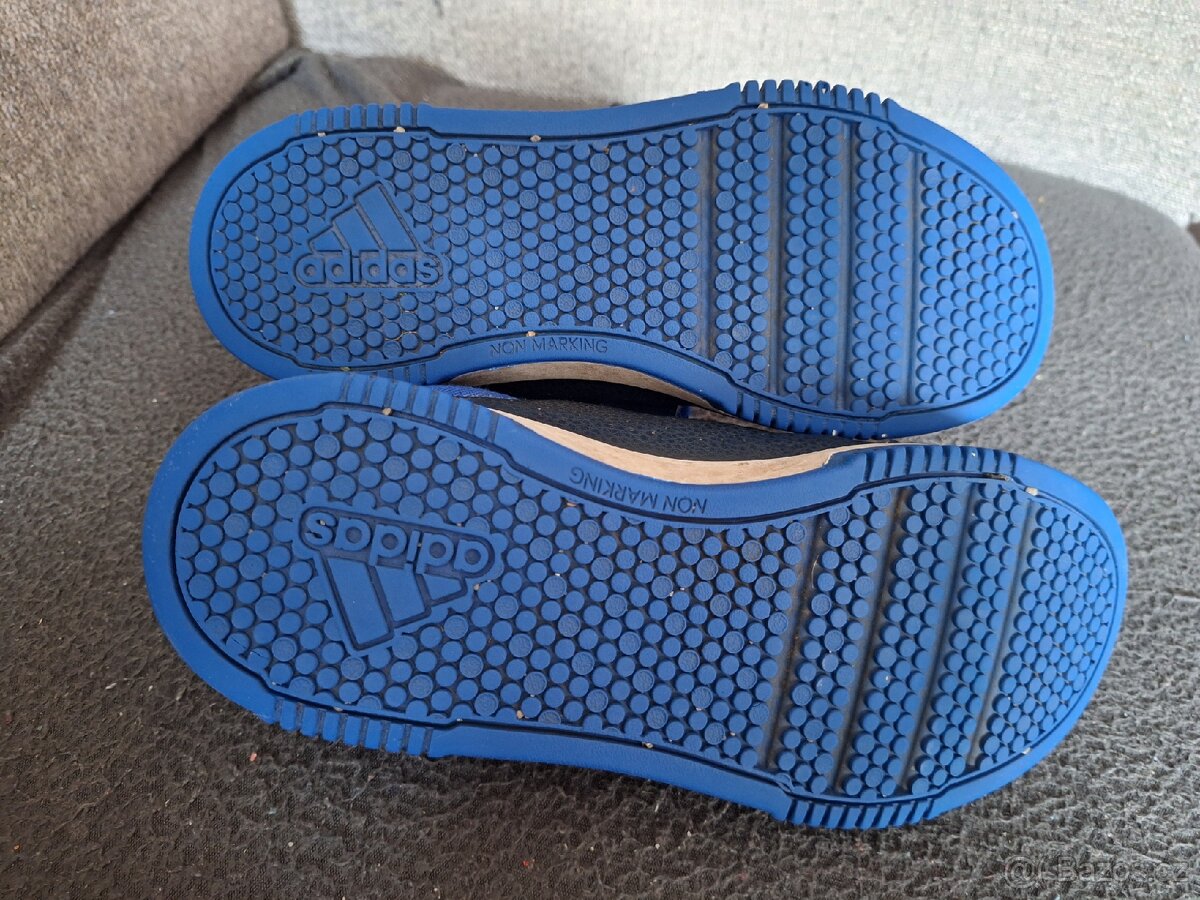 Chlapecké boty značky ADIDAS. - 4