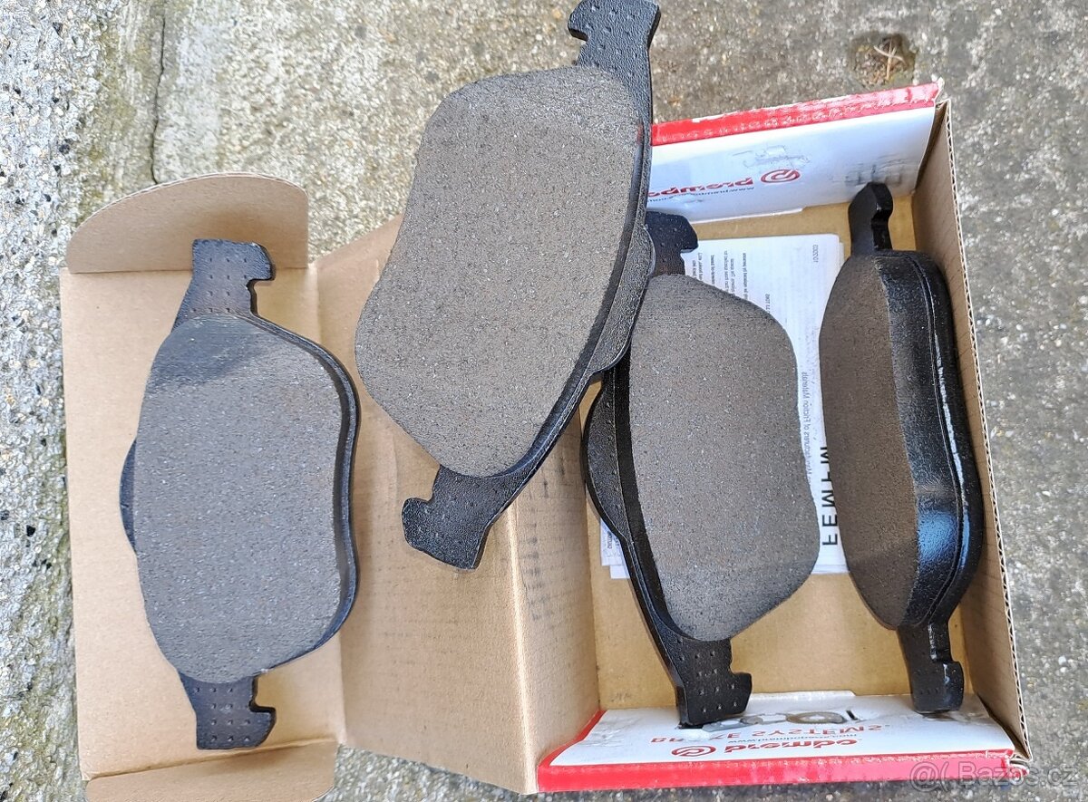 Sada brzdových destiček BREMBO P 68 032 - 4