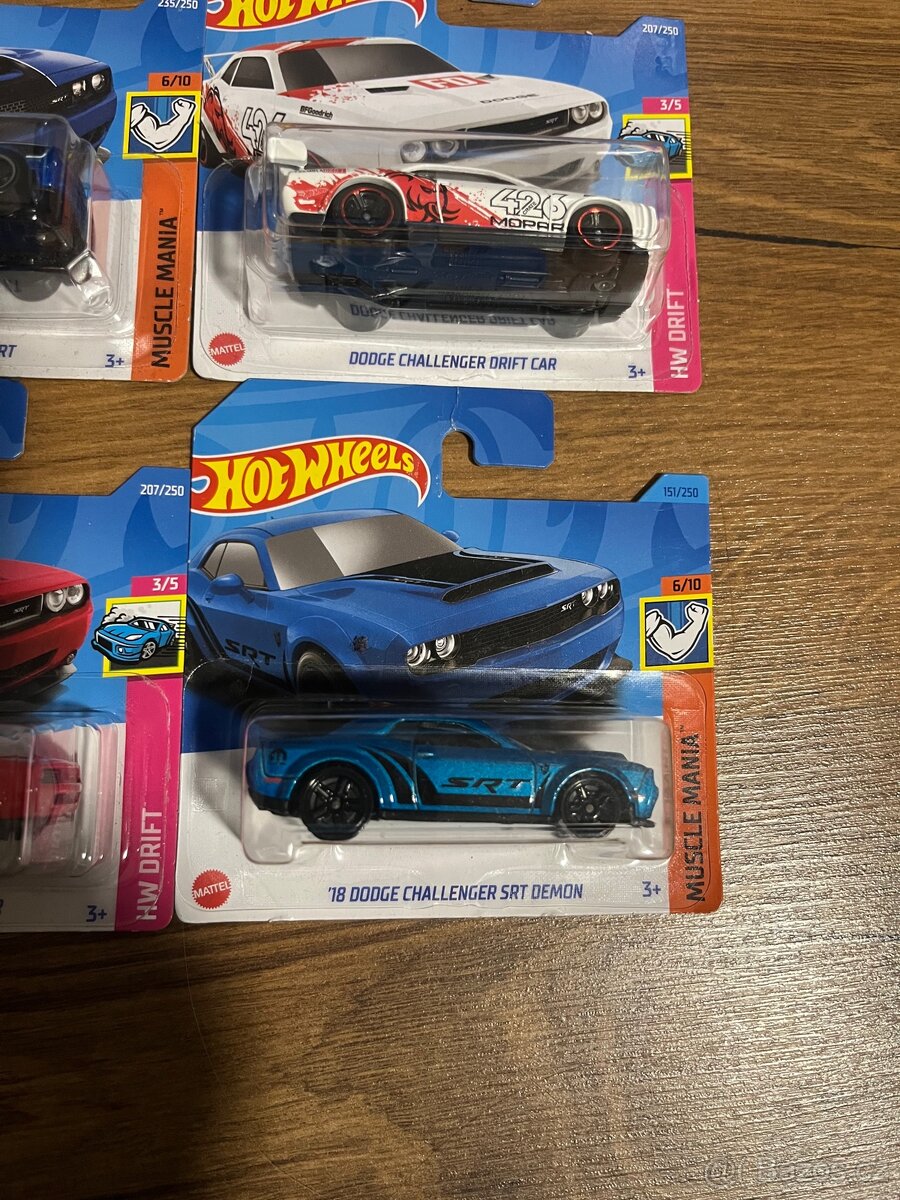 Hotwheels Dodge Challenger - 4