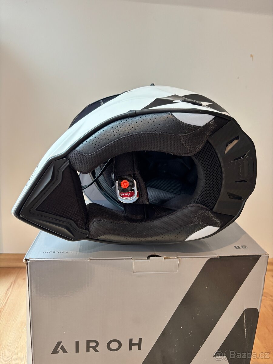 Přilba Airoh Commander White Gloss S - 4