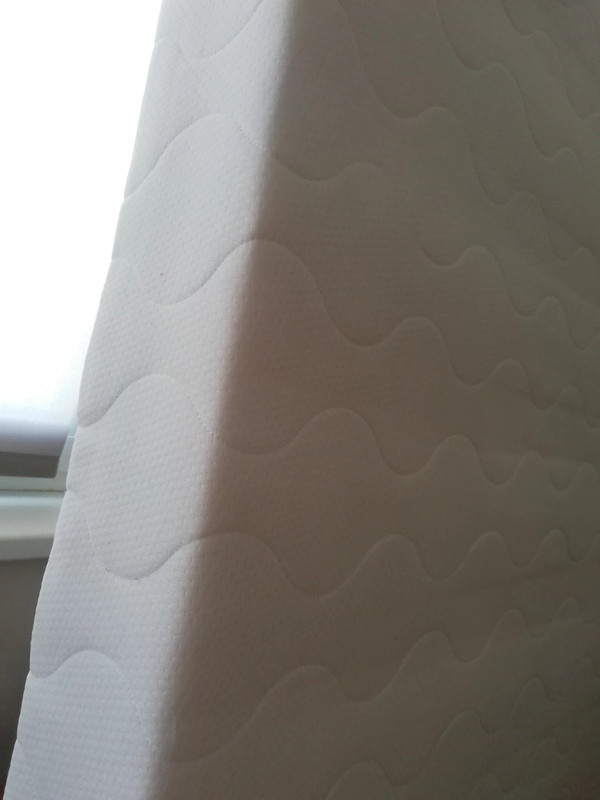 Dřevěná postel 80x200 s roštem a matrací - 4