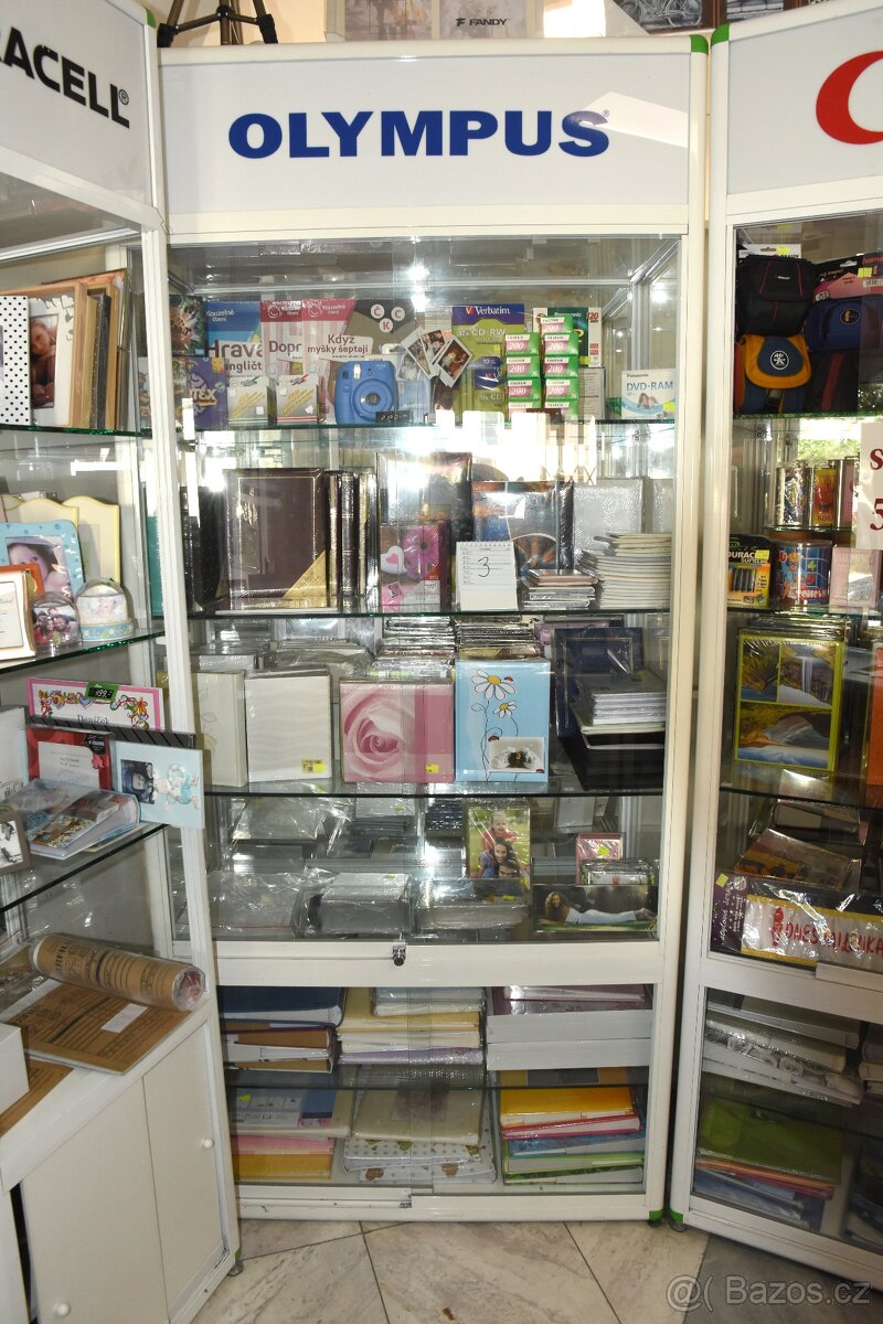 Vitríny, pulty, skřínky, pracovní stoly - 4