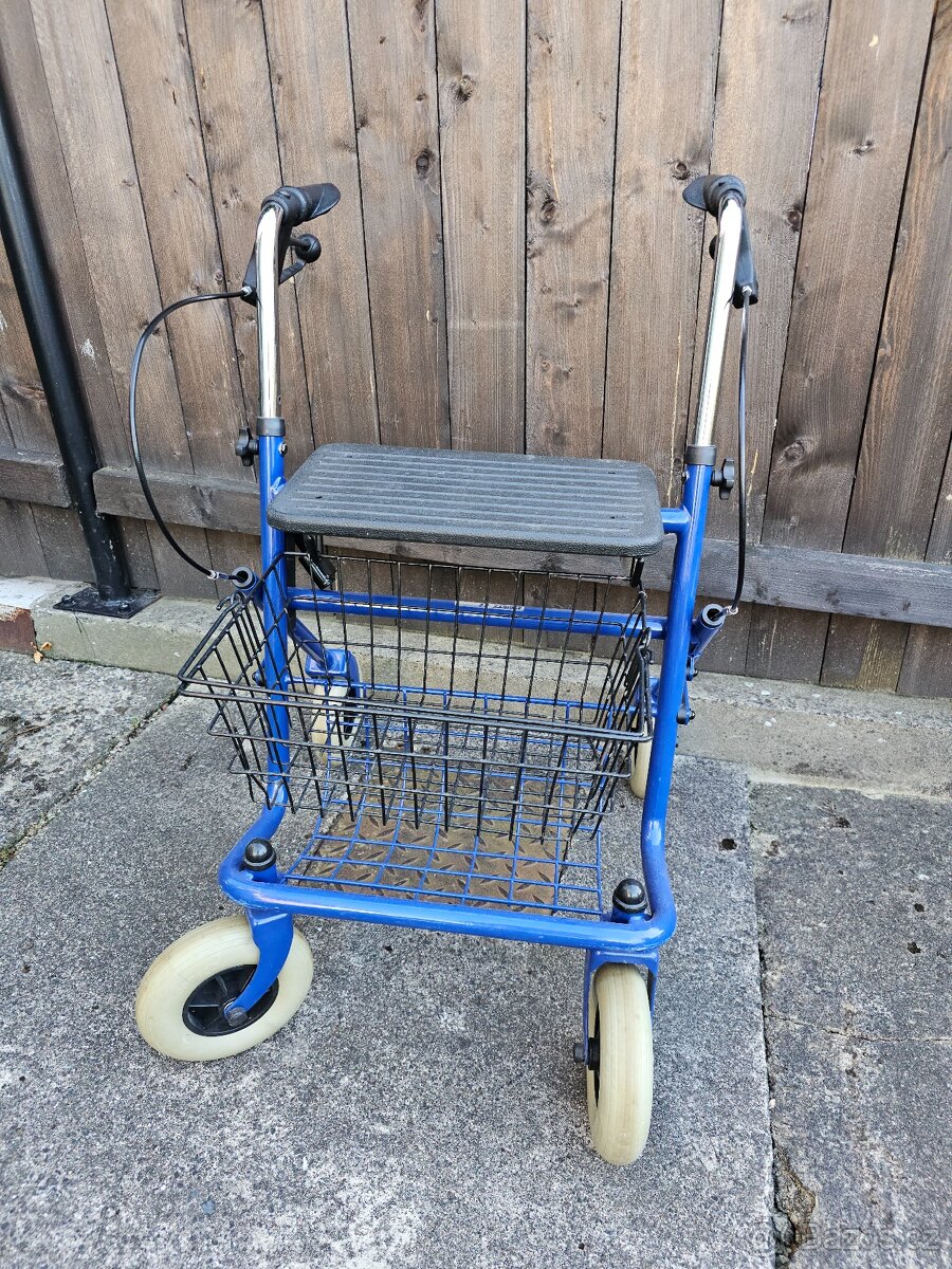 POMŮCKY PRO POHYBOVĚ OMEZENÉ - 4