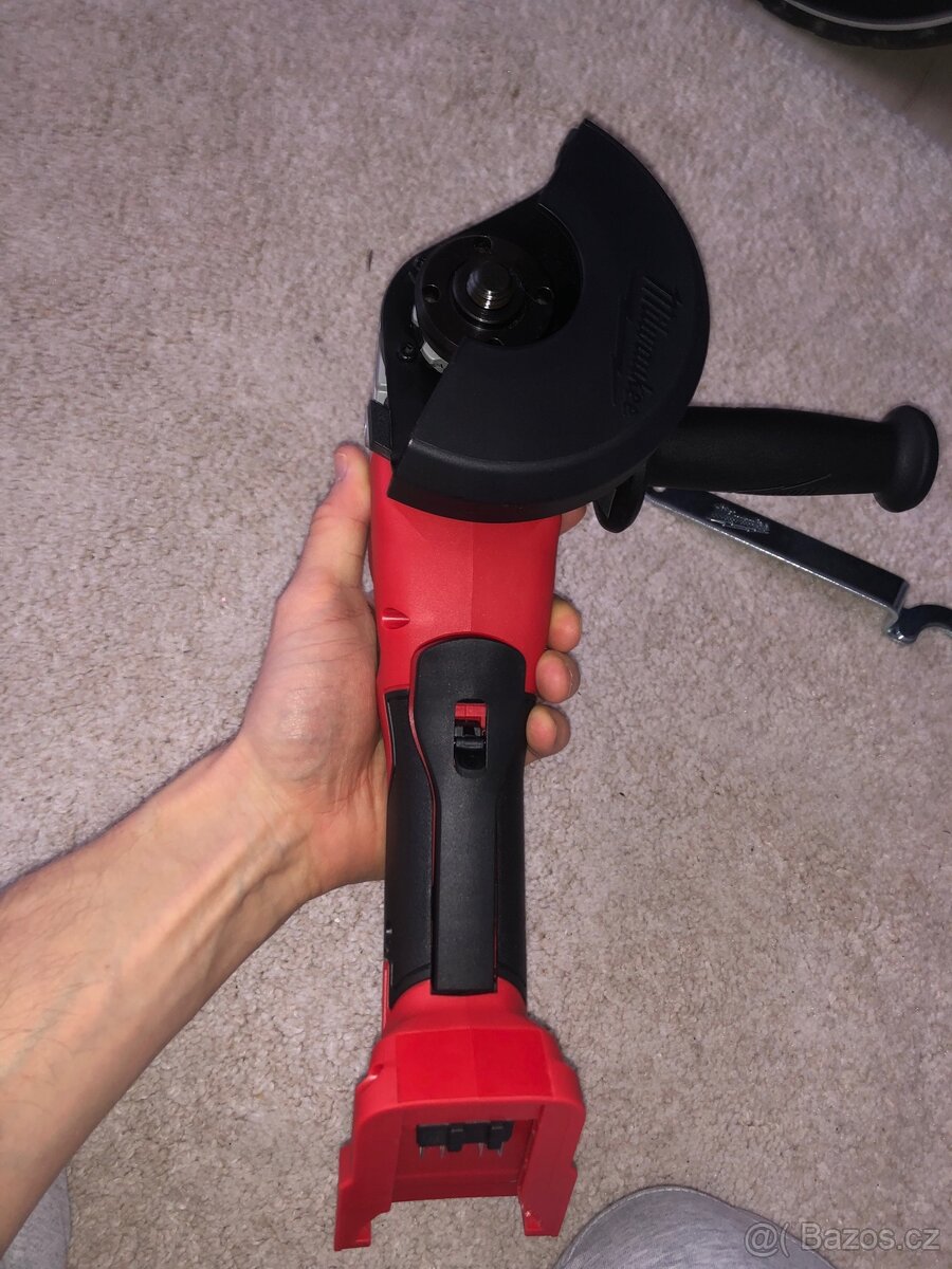 Úhlová bruska milwaukee - 4