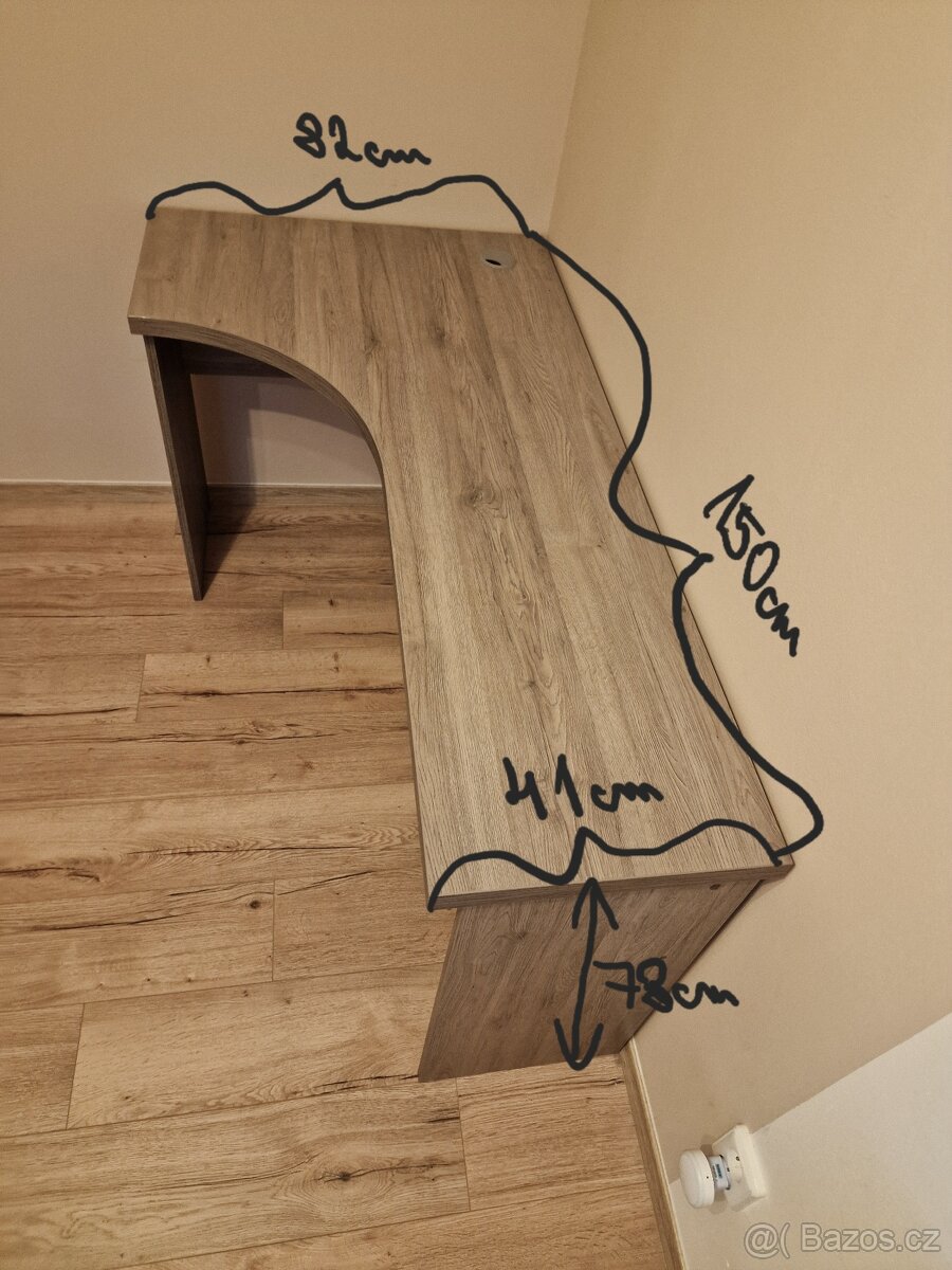 Kancelářský stůl - 4