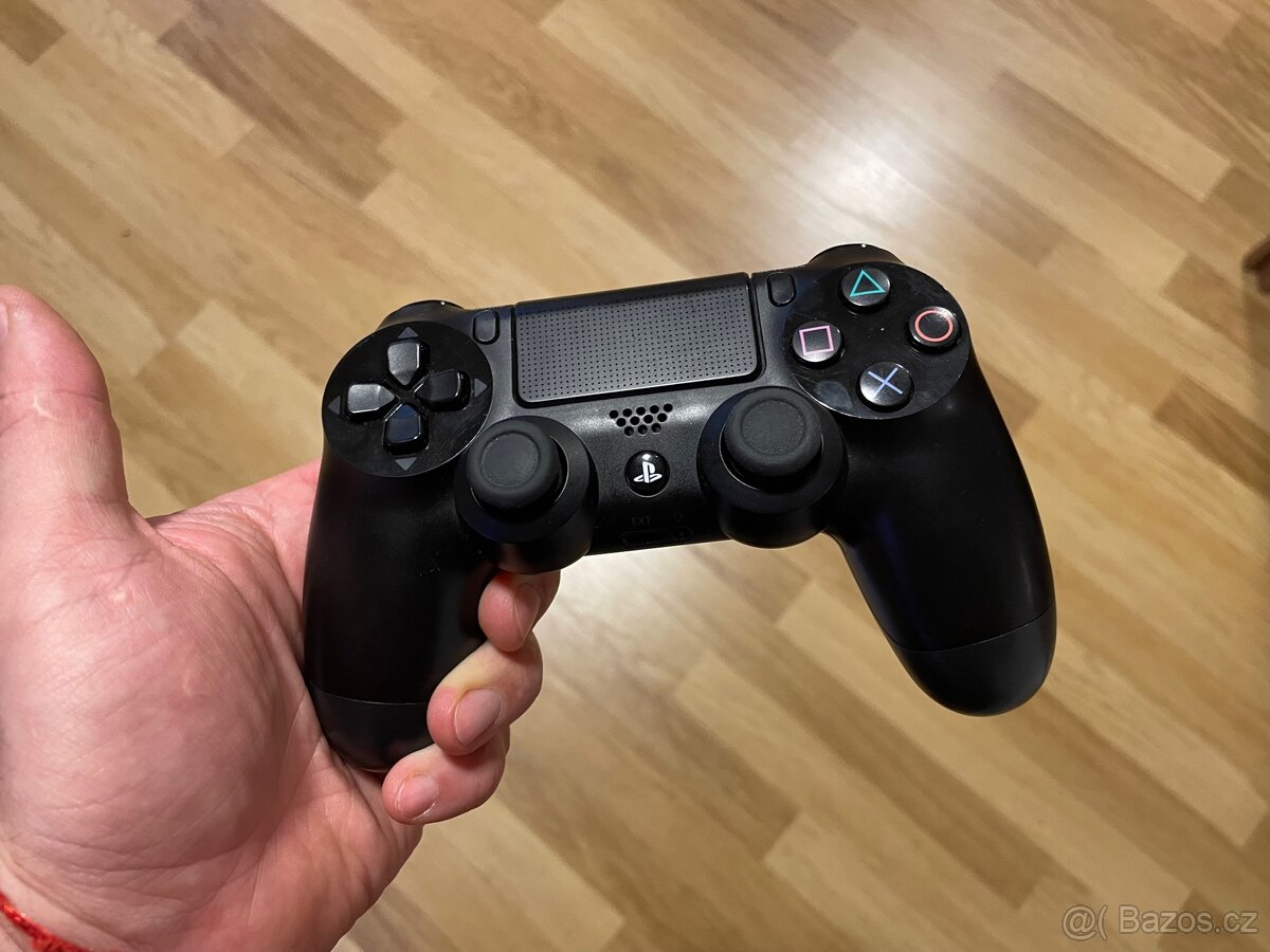 Playstation 4 PRO 1TB - 4