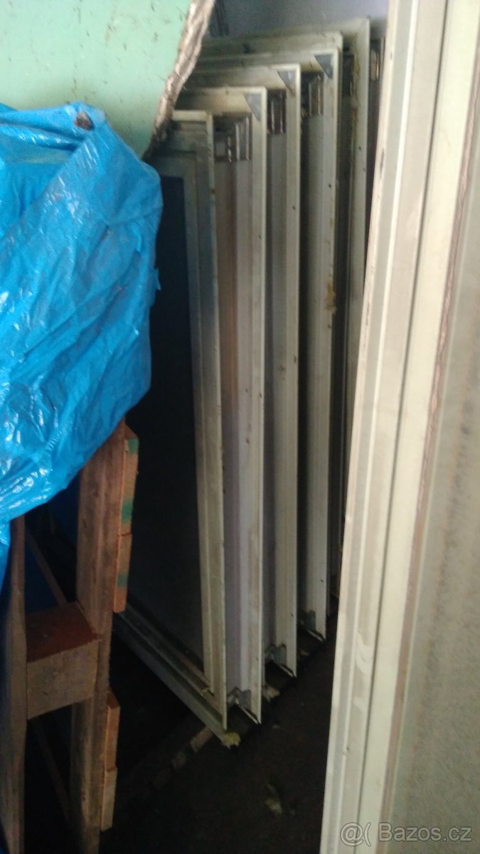 NEPOUŽITÉ PLECHOVÉ OKNA - 4