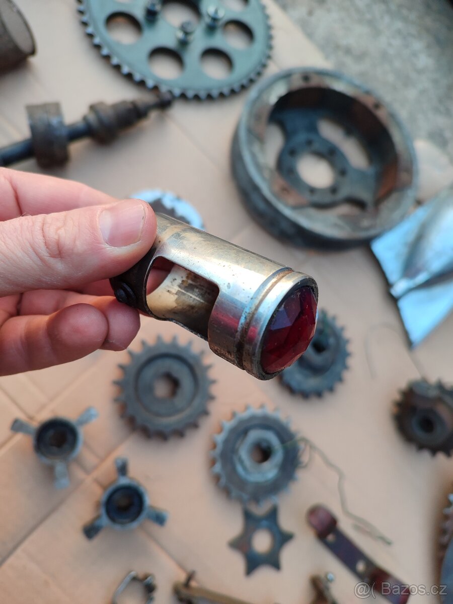 Díly Jawa speciál - 4