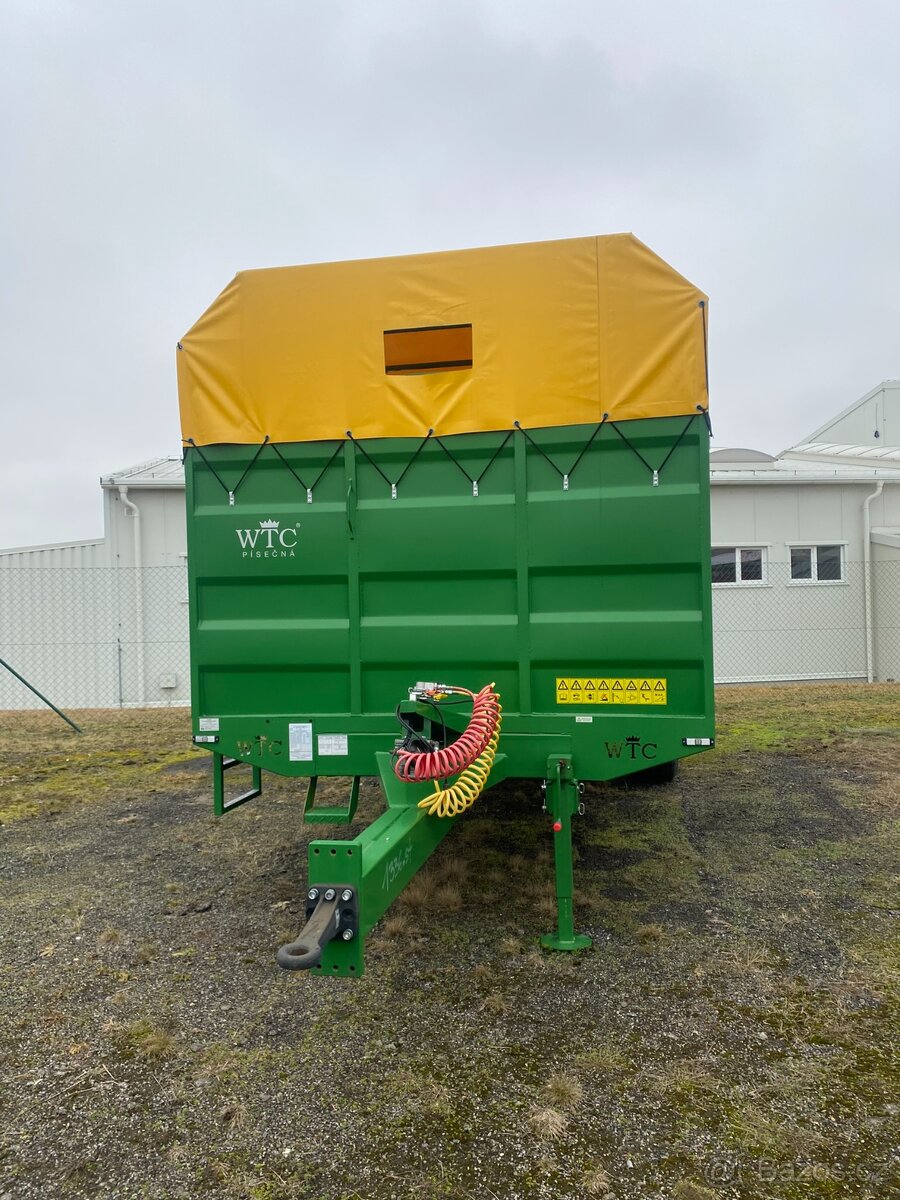 Traktorový přepravník zvířat Pardál 5,5 - 4