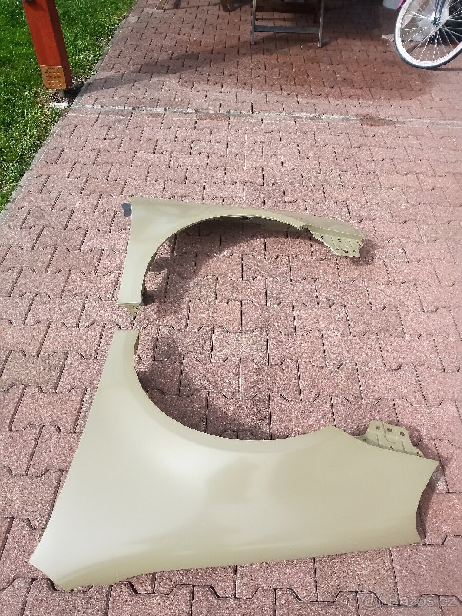 Prodám přední blatníky na VW Golf V - 4