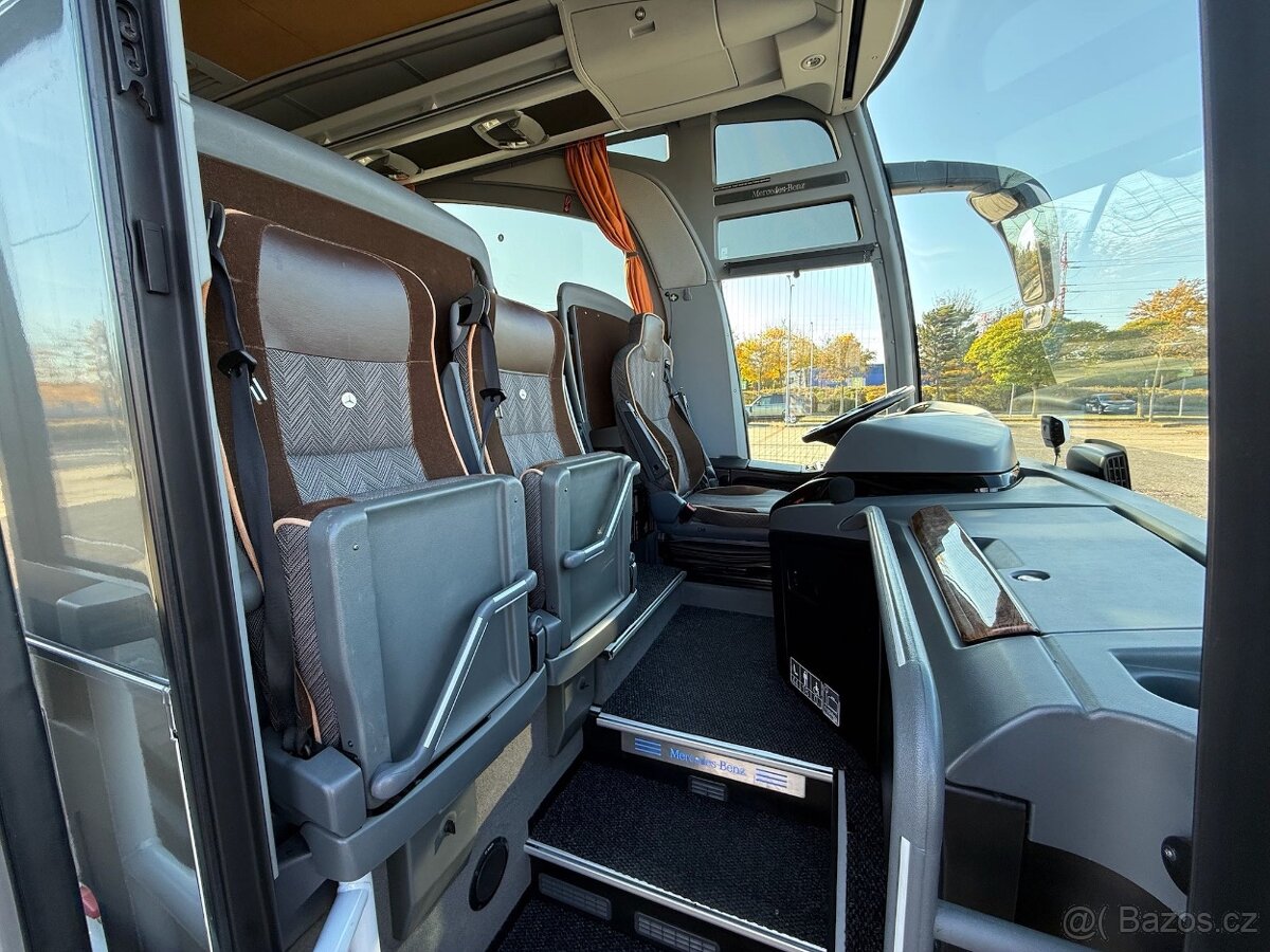 MERCEDES-BENZ TRAVEGO - 4