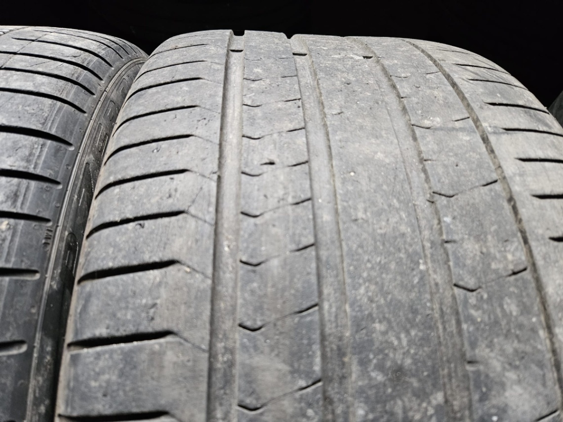 295/30R20 - 4