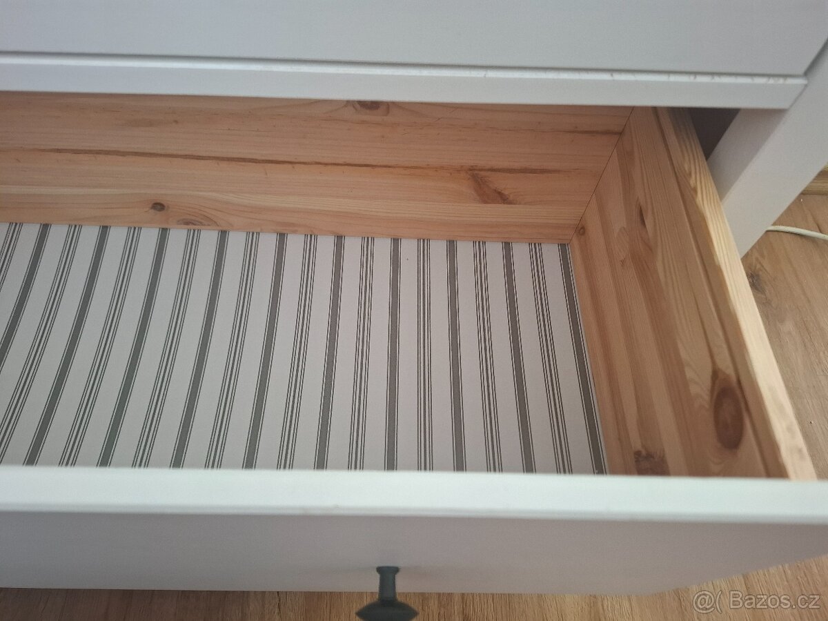 Vitrína IKEA Hemnes - 4