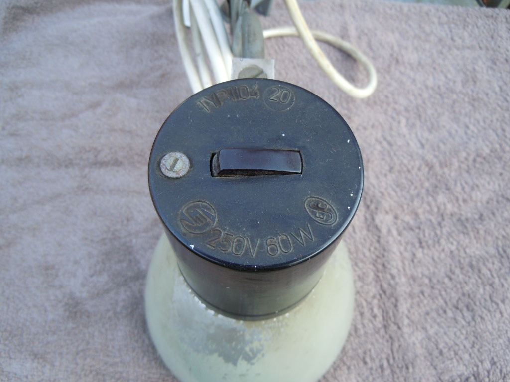 DÍLENSKÁ RETRO LAMPA - 4