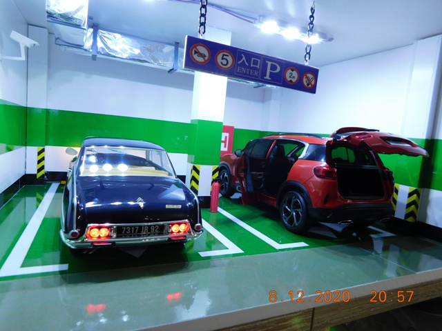 diorama podzemná garáž pre modely 1:18 - 4