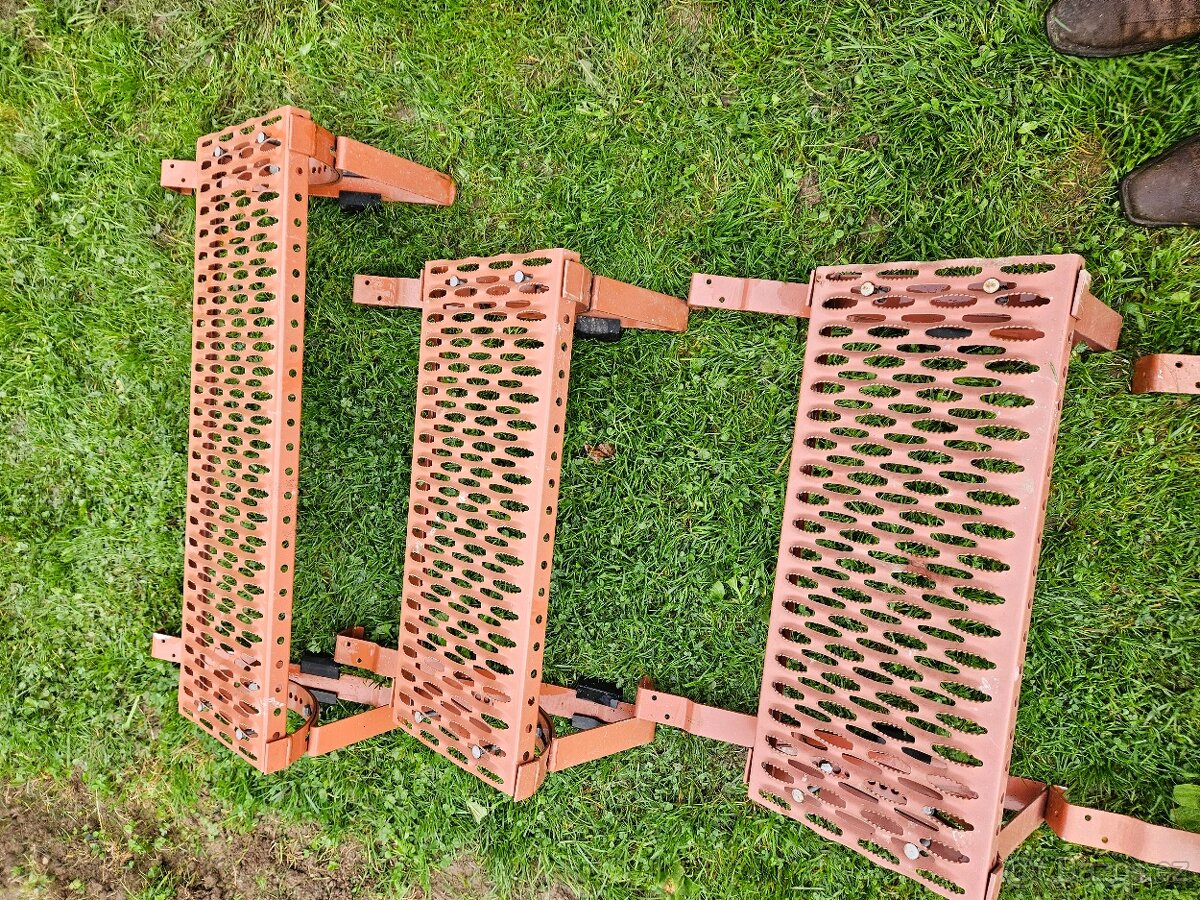 Prodám střešní nášlapy typ U - 4