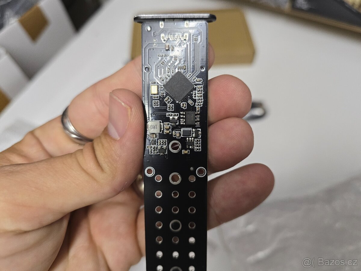 USB adaptér pro M.2 SATA SSD černý nový - 4