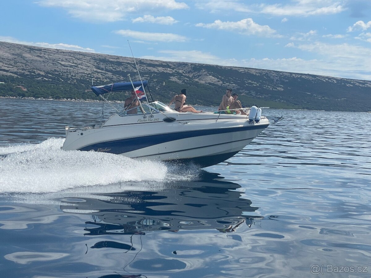 Prodám kajutovou loď Rinker 242 Fiesta vee - 4