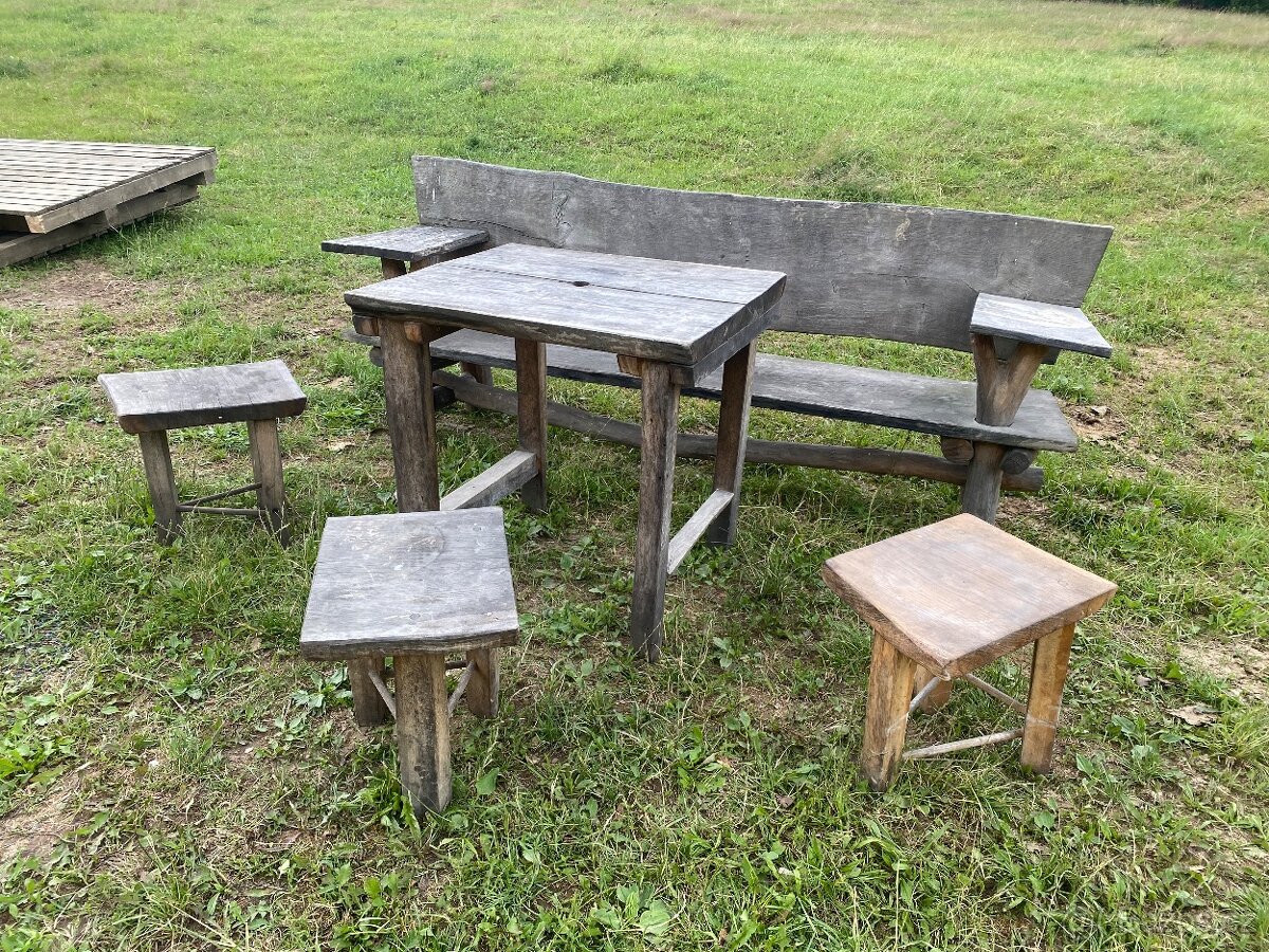 Dubový set stůl lavice a sedatka - 4