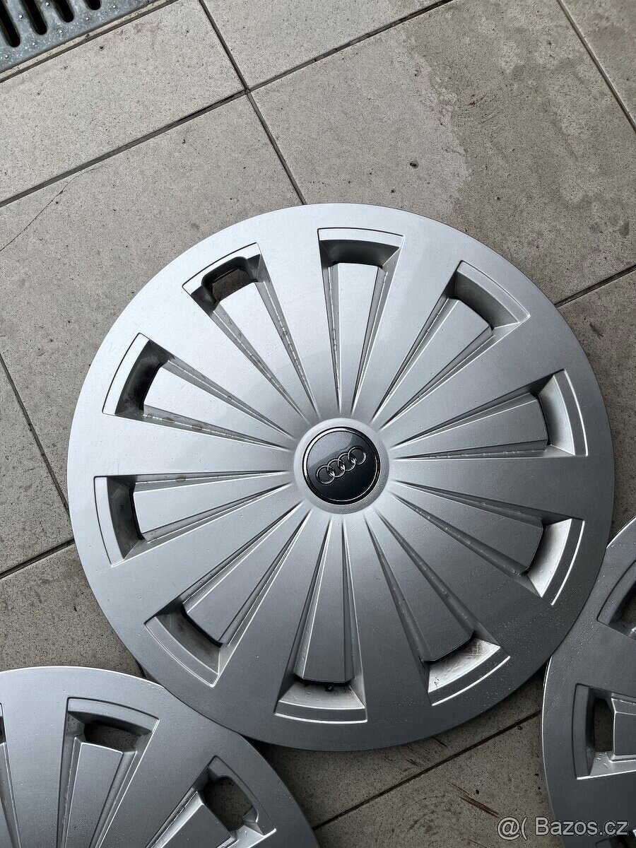 Originál poklice Audi R16 - 4