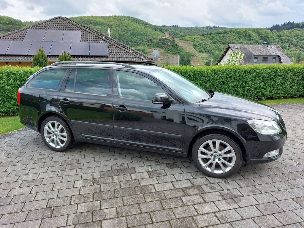 UBER BOLT SOUKROMĚ PRONÁJEM ŠKODA OCTAVIA - 4