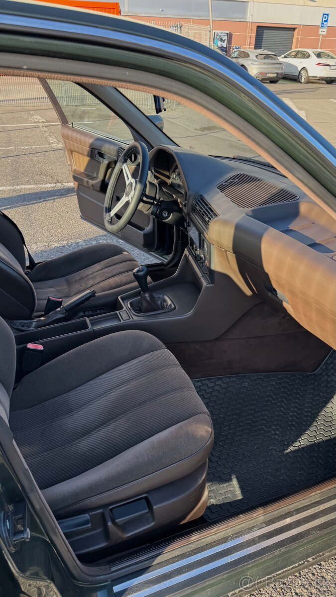 BMW E34 525i 1989 řadový šestiválec - 4