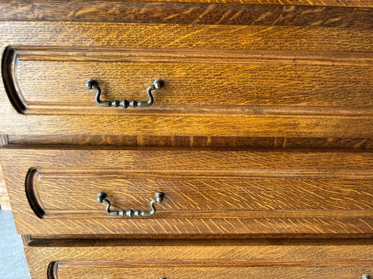 Masivní šuplíková komoda - 4