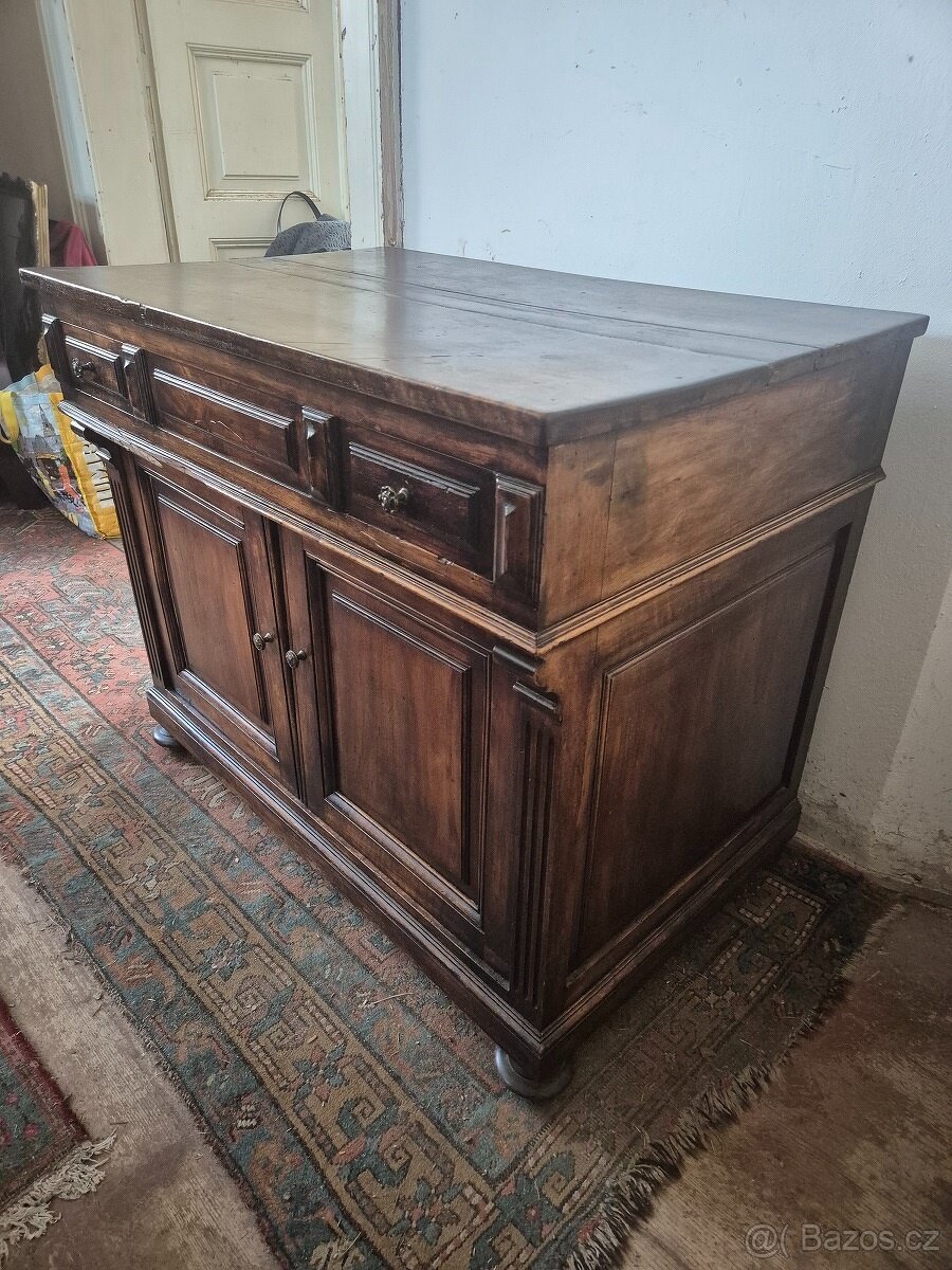 Starožitná masivní komoda - 4