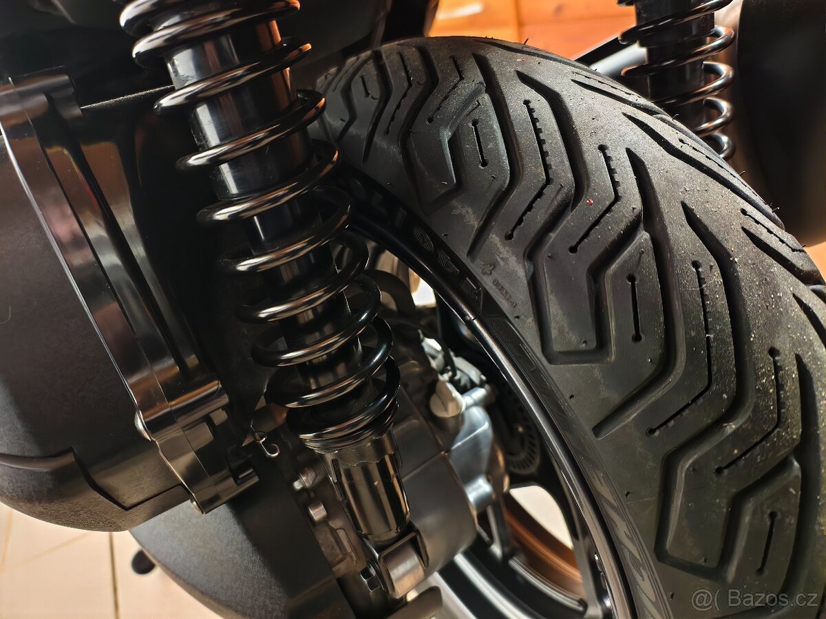 Yamaha Xmax 300cm. - 4