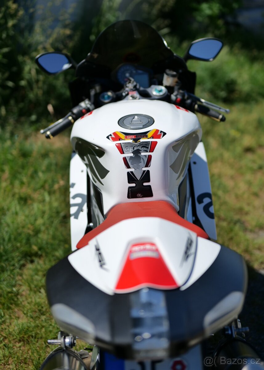 Aprilia RSV 1000 RR - 4